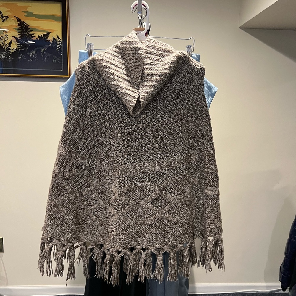 Women’s Cable Knit Turtleneck Poncho